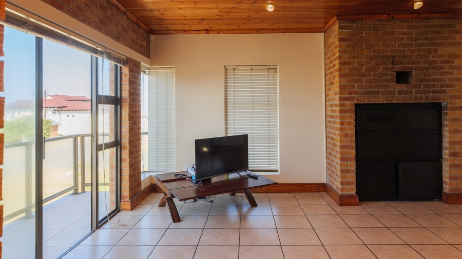 5 Bedroom Property for Sale in Oceanview Heights Western Cape